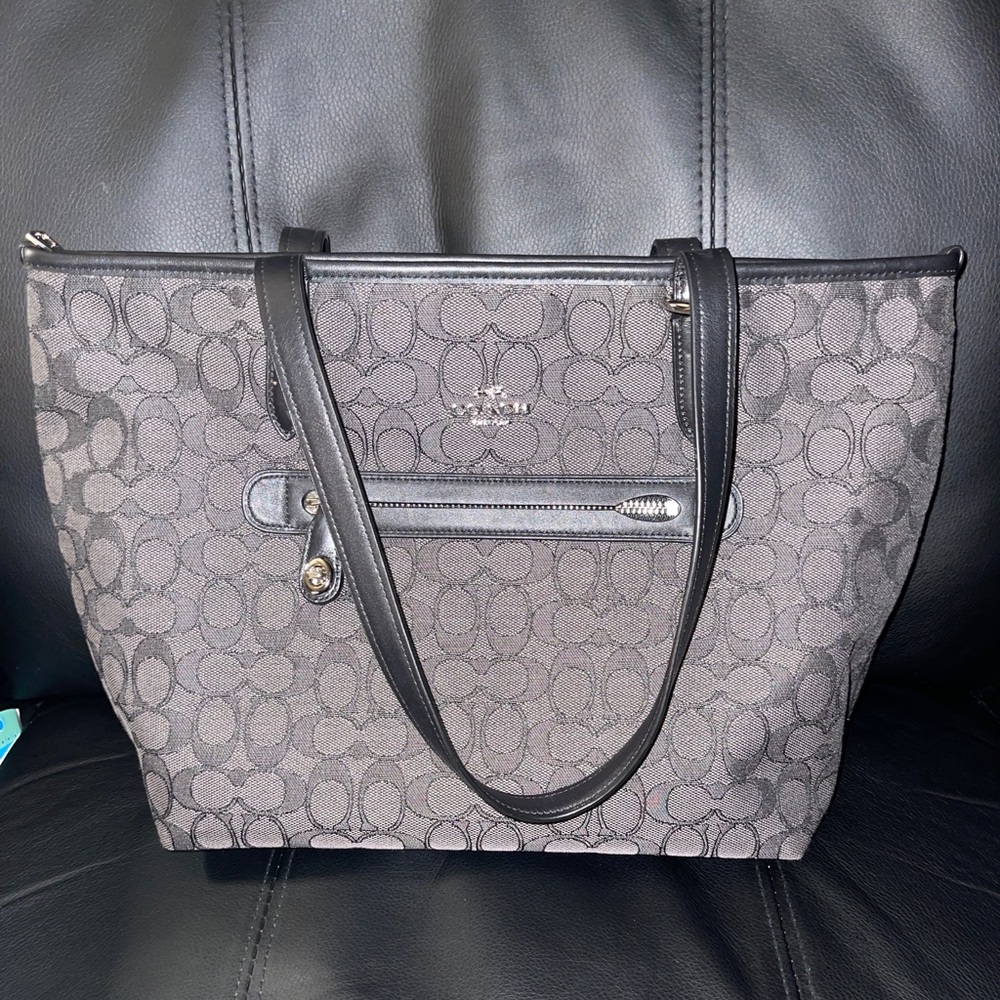 Coach Medium Size Shoulder Bag
